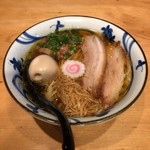 麺ハウス こもれ美 - 醤油らーめん(煮卵)