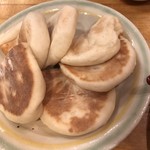 中国茶房８ - 豚の角煮のオマケのパン