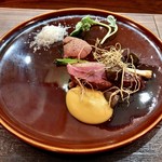 セルサルサーレ - バルバリー鴨の藁焼き 燻製したマッシュポテト レバーのムース