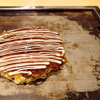 豚玉 750円 ソフト系甘み感じます By 草間大作 お好み焼 金のてこ 寺田町 お好み焼き 食べログ