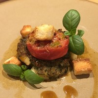 メランジェ - トコブシのエルカルゴ風バター焼き　アメーラトマトのロースト添え