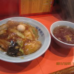 女将さんが作った中華丼です