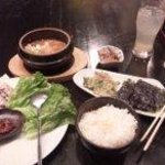 南大門 - ボッサム（茹で豚肉と野菜）とスンドゥブチゲ（豆腐チゲ）