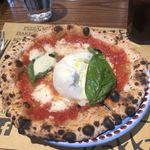 Pizzeria Bakka M'unica - 究極のマルゲリータ。