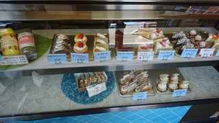 Pâtisserie Kawasai - ショーケースのスイーツ達