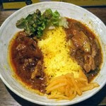 SPICY CURRY 魯珈 - 限定カレー鶏ささみと焼き葱のスパイシー和風カレーとラムカレーの2種カレー