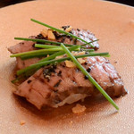 味勧屋 - イチボの炙りすし