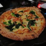 銀座酒場 ブーケ - 桜えびと菜の花のピザ