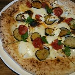 Italian Kitchen VANSAN - 辛口サラミと茄子のピザ