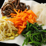 焼肉とんがらし玉 - ナムル盛り合わせ