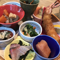 赤坂うまや 新宿 - 少しずつ多くの品が食べられます