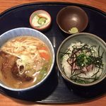 マグロ料理専門店 酒処 禾 - 味噌煮込みうどん＋鮪ネギトロ丼 ¥950