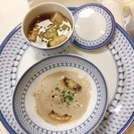 横濱元町 霧笛楼 - 地養鶏のコンフィと根菜のポトフマッシュルームのブルーテとそのソテー白トリュフ油の風味