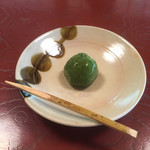 虎屋 壺中庵 - よもぎ団子