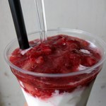 ハッピーベリー - 【いちごのミルキーシェイク】ミルキーシェイクにフレッシュ感あふれるいちごコンフィチュールたっぷり　季節限定