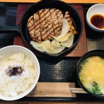 さらめし - トンテキ定食850円（税別）