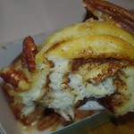 CINNABON - たっぷりキャラメルがかかってます（ミニピーカン）