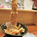 御園天丼 下の一色 - 尾張前地物天丼 1,080円 + ご飯 大盛り 100円 ＝ 1,180円（税別）。　　　　　2019.04.18