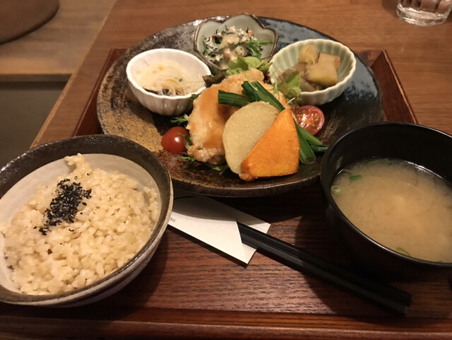 玄米&やさい食堂 玄三庵 西梅田店>