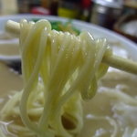 魁龍 - 細麺に、スープ絡みまくり。