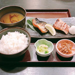 Niigata Sadoshima Ryoutsukou Chokusou Tofuro - 焼魚定食