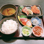 Niigata Sadoshima Ryoutsukou Chokusou Tofuro - 海の恵み定食