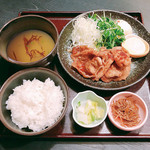 Niigata Sadoshima Ryoutsukou Chokusou Tofuro - しょうが焼定食