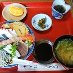 魚春 - 海鮮丼(大盛)950円～～♪♪♪♪