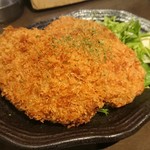 飲んべぇ食堂 らくだ屋 - メンチカツ