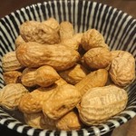 飲んべぇ食堂 らくだ屋 - 茹で落花生