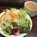 Ikinari Suteki - ・ランチセットのサラダとスープ