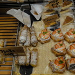 フレッシュベイク 近江町店 - 各種類のパン