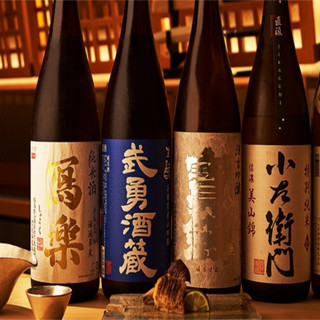 お食事に合う焼酎や季節の日本酒など、多彩なドリンクもご提供