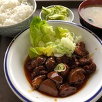 Michi No Eki Narusawa Keishokudou - 甲州名物鳥もつ煮定食 850円。