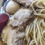 水戸中華そば むじゃき食堂 - チャーシューは食べ進めるうちに解れてきます。