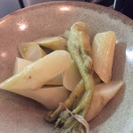 Abats. - 独活をピクルスにするなんて！