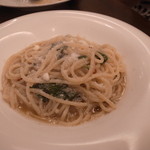 PASTAVOLA - フレッシュバジリコとアンチョビ・辛、ガーリック、増し