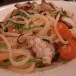 PASTAVOLA - 真ダコとパクチー・辛、ガーリック、増し