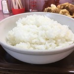 龍苑 - 料理写真:ミニラーより デカい白飯( ´艸`)