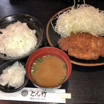 とんかつ定食　850円