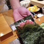 天寿し - 海ぶどうとトロの手巻き