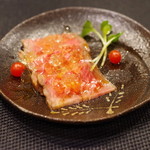 美酒佳肴 楽庵 - 自家製ローストビーフ、コンソメゼリー