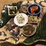 酒と三菜 菜々蔵 - 
畑の惣菜盛り合わせ  七菜
ひとつひとつ凝っていて美味しくお得です
器もこだわりを感じます