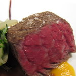 レフェルヴェソンス - 収穫～ 信州和牛モモ肉のロティとそのジュ、バターナッツのピュレとヴィネーグルレデュイ、フダンソウ、ジロール茸2