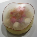 レフェルヴェソンス - 蝶のさがしもの～ カルダモン香る紅玉と発酵乳のアイスクリーム、ジャックローズのジュレとフィヤンティーヌ、ベコニアのお花4