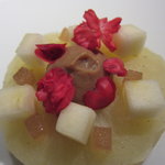 レフェルヴェソンス - 蝶のさがしもの～ カルダモン香る紅玉と発酵乳のアイスクリーム、ジャックローズのジュレとフィヤンティーヌ、ベコニアのお花5