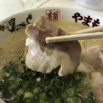 ラーメンやまもと - こんなチャーシューが２枚