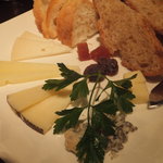 バル デ プエルト - スペイン産チーズ盛り合わせ