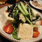 Zero - 豆腐、胡瓜、ミニトマト、ワカメ。ゴマドレで。