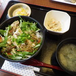 伊豆中ばんばん食堂 - ひものほぐし丼